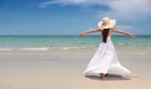 como elegir vestido para playa y accesorios