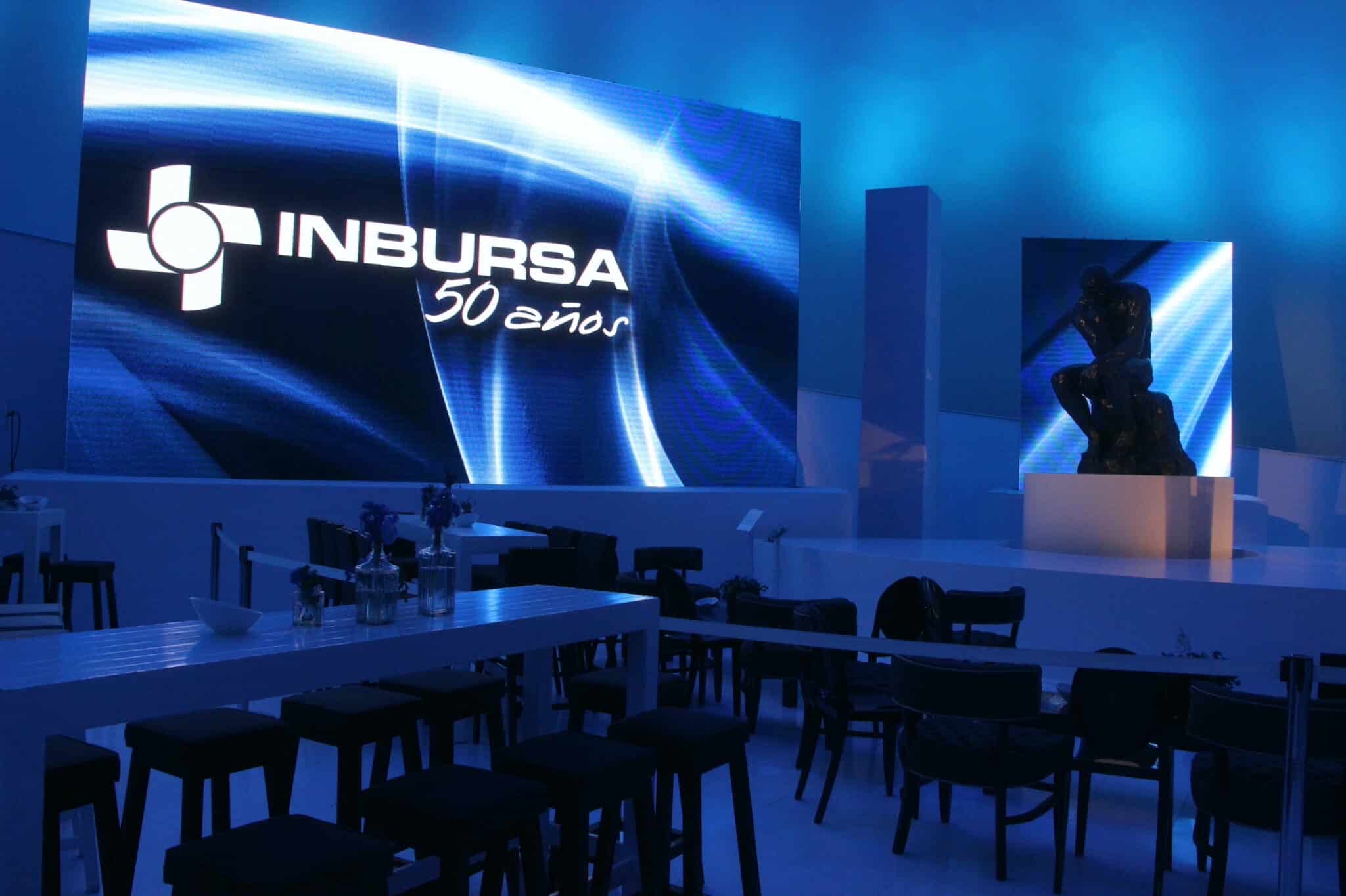 mobiliario para celebración de aniversario 50 inbursa
