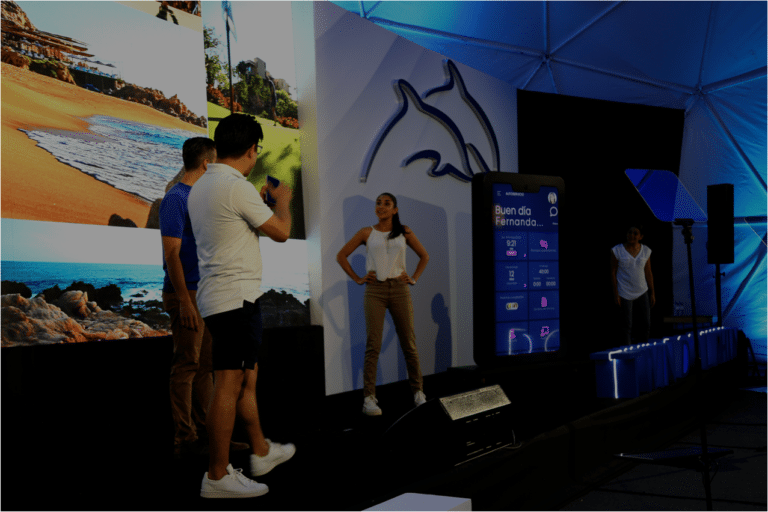 participantes en actividad en twin dolphin lanzamiento