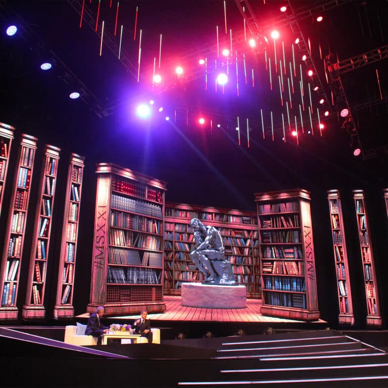escenario ambientado como biblioteca en magno evento mexico siglo xxi para fundacion telmex telcel